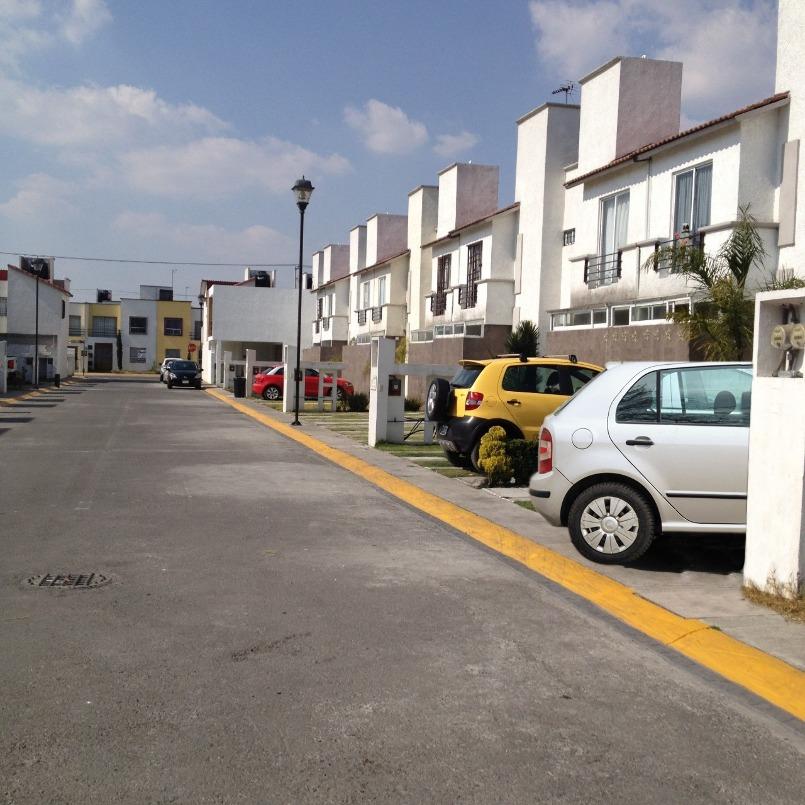 CASA EN VENTA EN FRACCIONAMIENTO BOSQUES DE CANTABRIA, TOLUCA