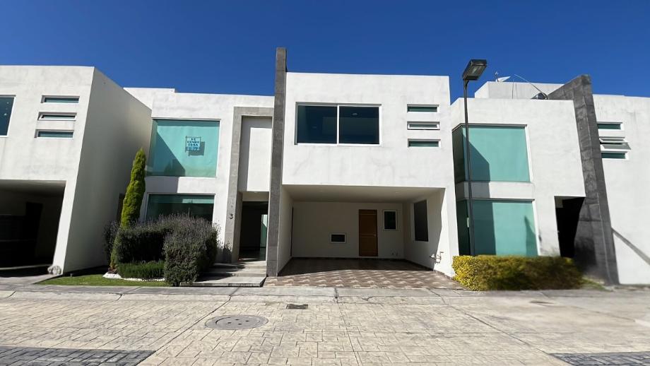 CASA EN VENTA EN FRACCIONAMIENTO LAS JARAS, METEPEC