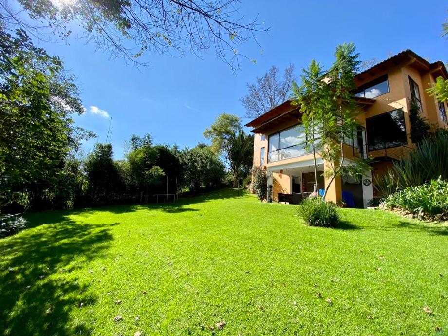 CASA EN RENTA EN ACATITLAN, VALLE DE BRAVO