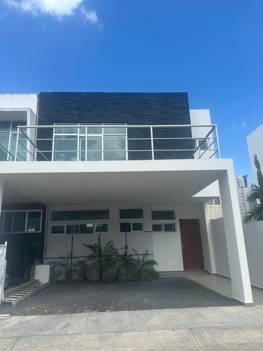 Casa en Venta Residencial Arbolada Ficus 3 Recámaras Coldwell Banker