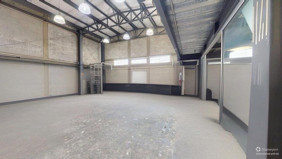 SE VENDE BODEGA Ó FABRICA CON OFICINAS EN MÉXICO NUEVO.